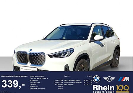 BMW iX1 xDrive30 AHK/CAM/M-Fwk/SH/NAVI/PRIVACY