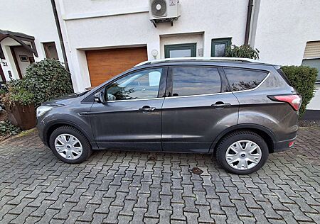 Ford Kuga 1.5 EcoBoost 2x4 Titanium