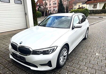 BMW 320 d Touring/LED/Live Cockpit/Navi/Klimaaut