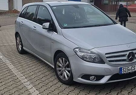 Mercedes-Benz B 180 CDI (BlueEFFICIENCY)