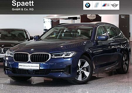 BMW 540 d xDrive Tour. 360° DrivAssProf. Laser HUD HamrKar