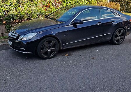 Mercedes-Benz E 350 CGI BlueEFFICIENCY 7G-TRONIC Avantgarde