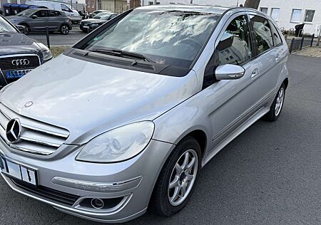 Mercedes-Benz B 170