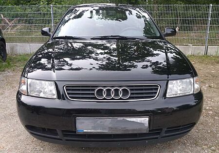 Audi A3 1.6 Attraction