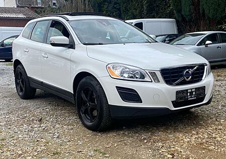 Volvo XC 60 XC60 Kinetic AWD | HU-NEU | 1.Hand | Ahk | Panorama