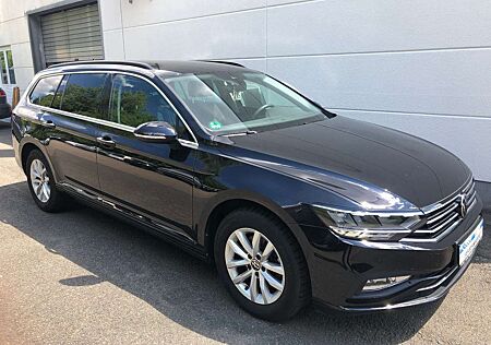 VW Passat Variant Volkswagen 2.0TDI Business, AHZV, LED