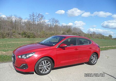 Hyundai i30 1.6 CRDI 136PS Fastback
