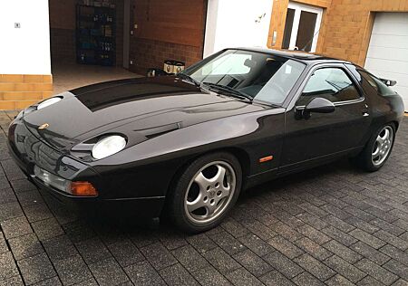 Porsche 928 GTS