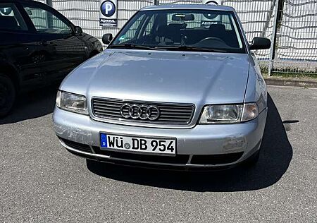 Audi A4 1.6