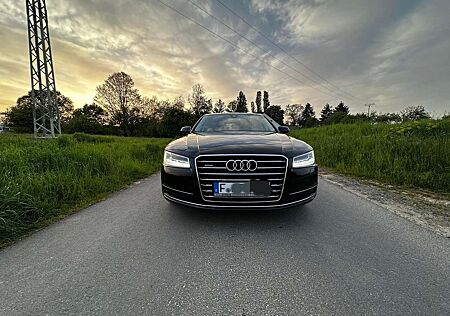 Audi A8 3.0 TDI DPF quattro tiptronic