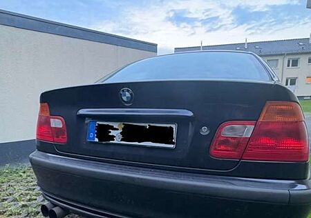 BMW 320i 320