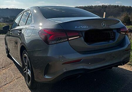 Mercedes-Benz A 250 e 8G-DCT Advanced AMG Line