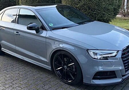 Audi A3 40 TDI quattro Nardograu Pano Matrix Massage 19“