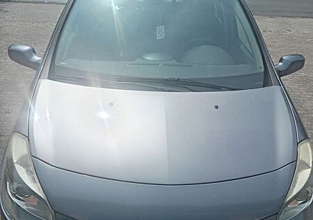 Renault Clio Nur dieses Wochenende für 900€