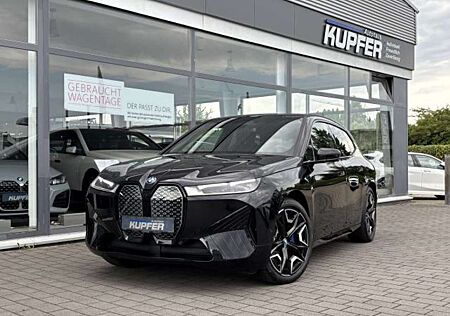 BMW iX xDrive50 Sportpak.AHK°22-PANO°Mass.Luftfed.