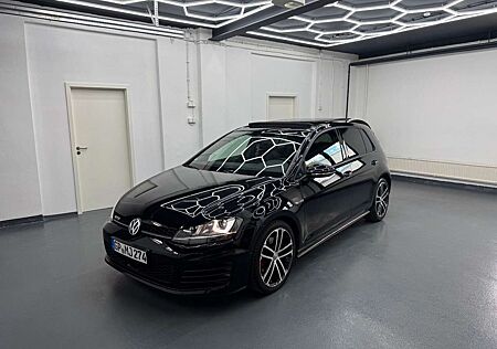 VW Golf Volkswagen VII Lim. GTD BMT*ACC*DCC*KAMERA*PANORAMA*