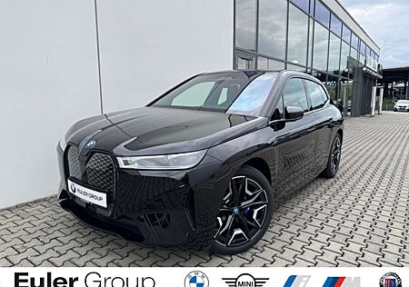 BMW iX M60 HUD Luftfederung Niveau AHK-klappbar AHK Panor
