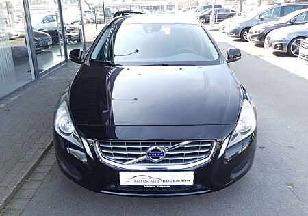 Volvo V60 Kinetic*Tempomat*MP3*PDC*SHZ*180PS*Allwetter