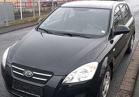 Kia Cee'd Ceed / Basis