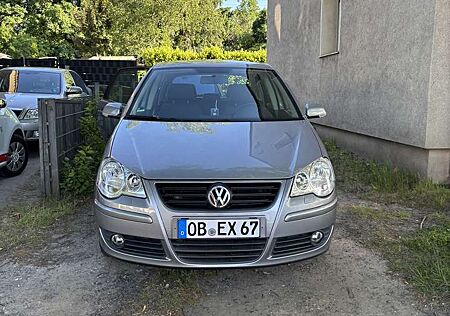 VW Polo Volkswagen 1.4 Tour Edition / TÜV neu bis 04/27!!!