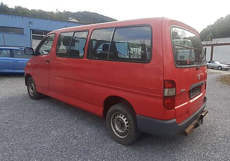 Toyota Hiace Kombi (8/9 Sitze) TD lang
