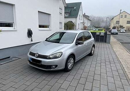 VW Golf Volkswagen 1.6 TDI DPF Style