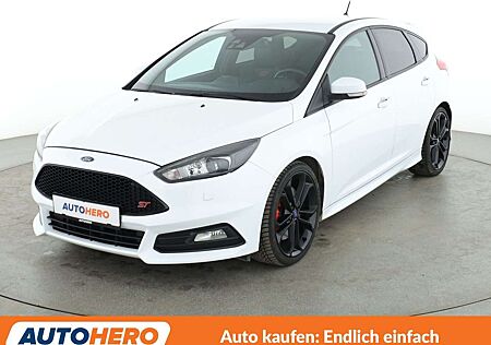 Ford Focus 2.0 EcoBoost ST*NAVI*CAM*XENON*SHZ*TEMPO*SONY*