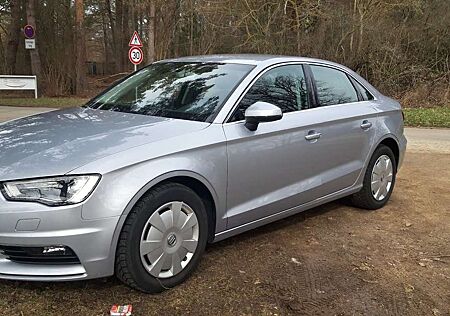 Audi A3 1.6 TDI (clean diesel) Ambiente