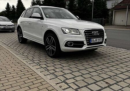 Audi Q5 2.0 TDI quattro S Line