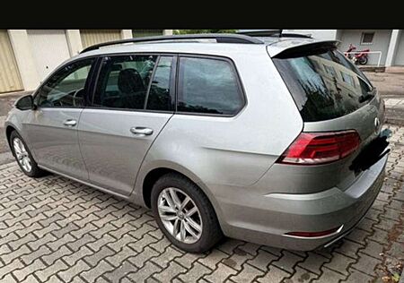 VW Golf Variant Volkswagen Golf VII Variant Diesel 1.6 TDI (BlueMotion Techno