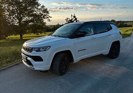 Jeep Compass 1.3 T4 4xe PLUG-IN HYBRID Automatik S