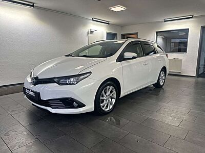 Toyota Auris Touring Sports Hybrid Team D