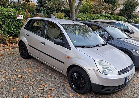 Ford Fiesta 1.3 TÜV bis 10/2025