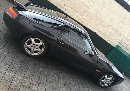 Porsche 928 Automatik S 4