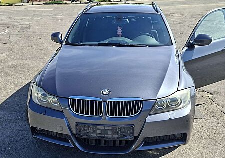 BMW 325xi 325 Touring - M-Paket - Allrad