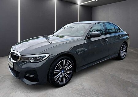 BMW 330 e Limousine+M SPORTPAKET+HEAD UP+LASER+DR.ASSIST