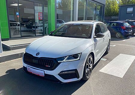 Skoda Octavia RS First Edition mit AHK und Panorama