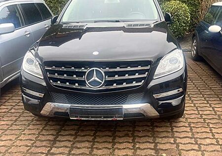 Mercedes-Benz ML 350 BlueTEC 4MATIC 7G-TRONIC TÜV/AU Neu!!!