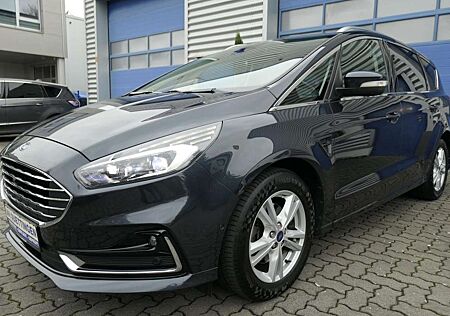 Ford S-Max Diesel 2.0 TITANIUM Leder LED Top Zustand!