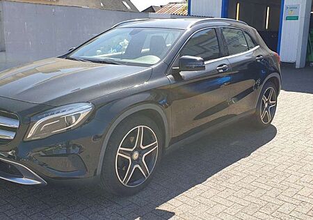 Mercedes-Benz GLA 200 GLA -Klasse