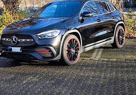 Mercedes-Benz GLA 200 AMG-Line Edition 1 MBUX