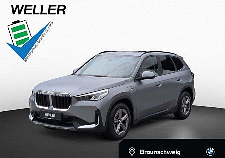 BMW X1 xDr30e LivePlus Pano AktivSitze H/K Kam AHK LED