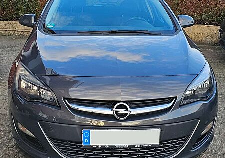 Opel Astra J (2015), nur 43.000 km, scheckheftgepflegt