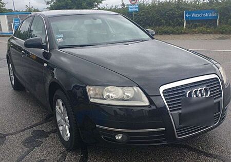 Audi A6 2.4 V6 Top gepflegt