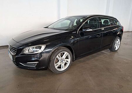 Volvo V60 Kombi Summum AWD