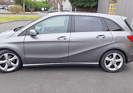 Mercedes-Benz B 180 (BlueEFFICIENCY)