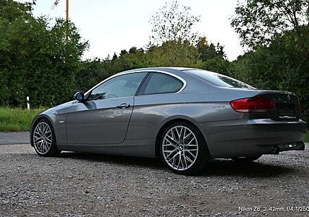 BMW 335i 335 Coupe Garagenwagen top gepflegt