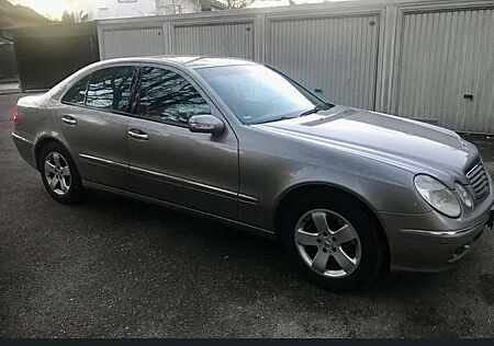 Mercedes-Benz E 320 4Matic Automatik Elegance