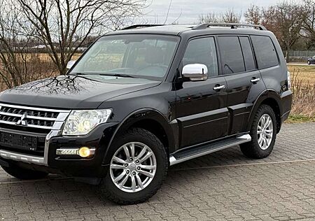 Mitsubishi Pajero 3.2 DI-D Top*STANDHEIZUNG*VOLLAUSTATTUNG*