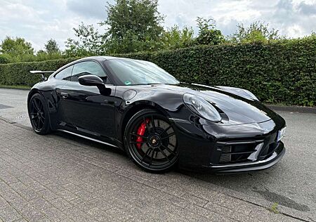 Porsche 911 Carrera GTS